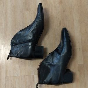 Black ankle boots by Lav Artigiana, size 40